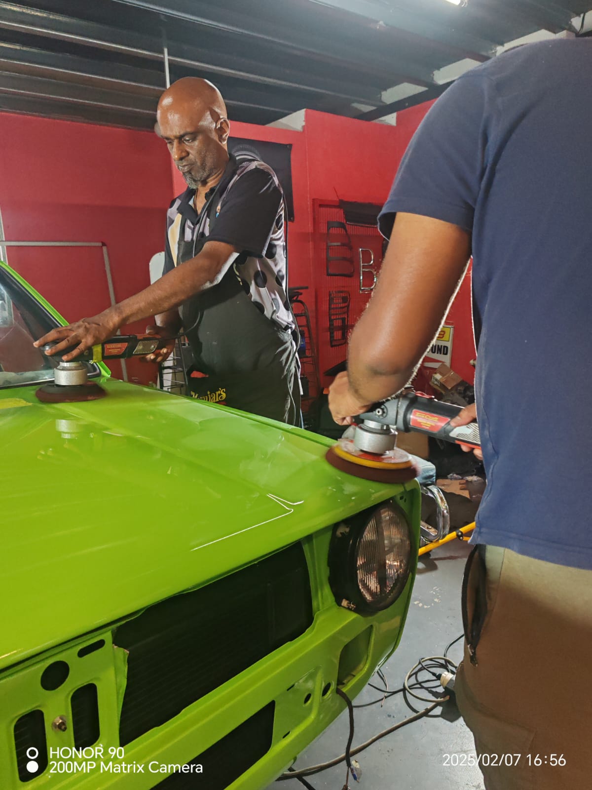 Mobile car detailing